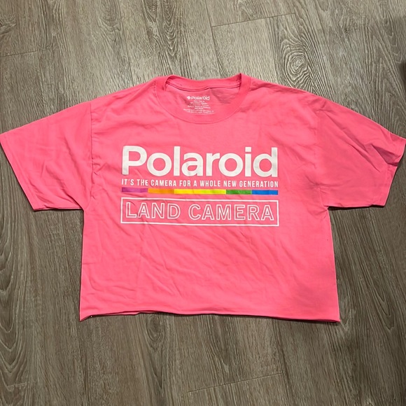 Vintage-style Polaroid crop t-shirt. - Picture 1 of 3